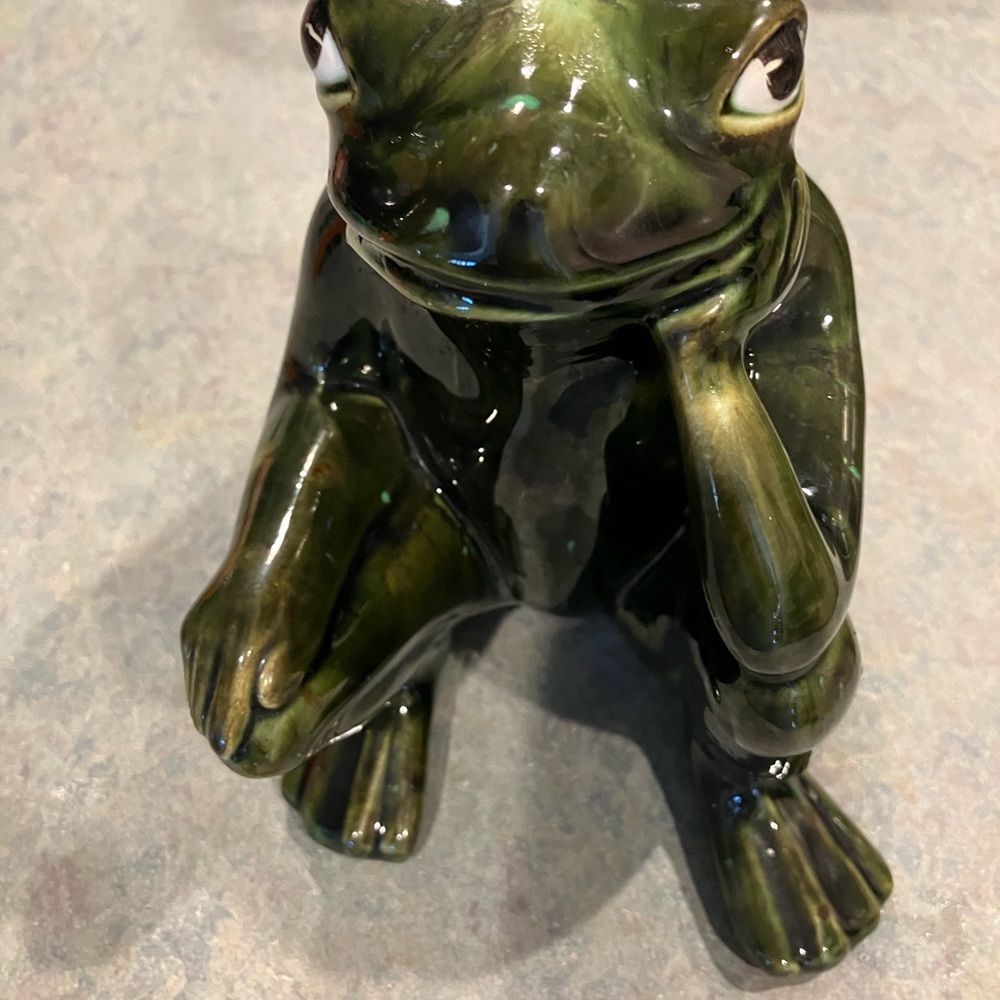 Ceramic thinking Frog Vintage